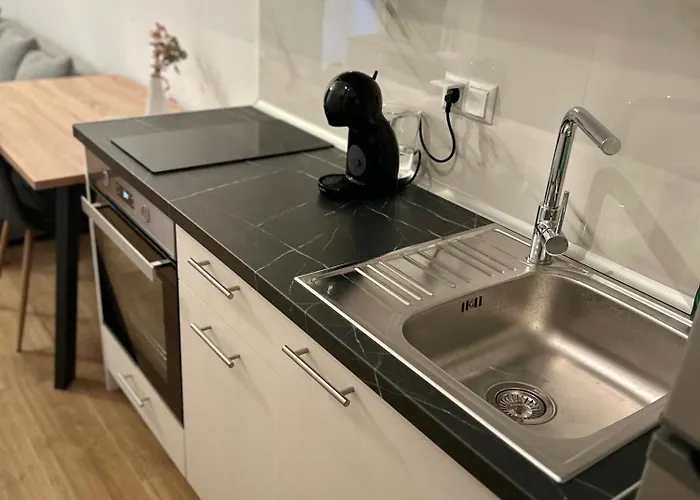 アパート Sirines